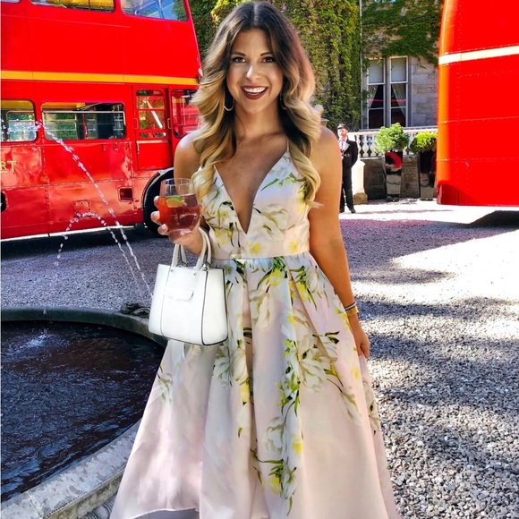 Dress - Picture 6 of 6